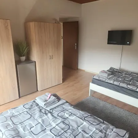 Monteurwohnung 7 In Direkter Naehe Zur Veltinsarena *