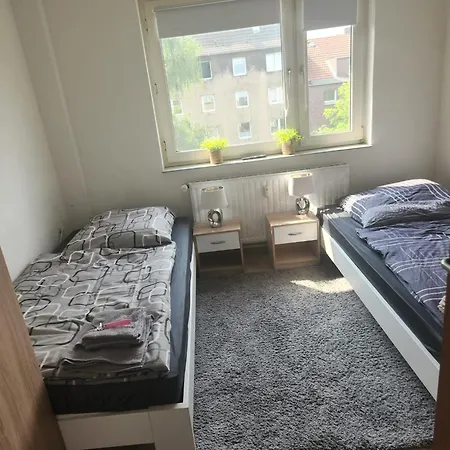 Monteurwohnung 7 In Direkter Naehe Zur Veltinsarena アパート ゲルゼンキルヒェン